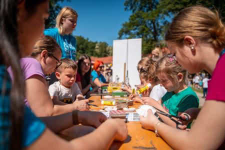 Otroci so tudi ustvarjali